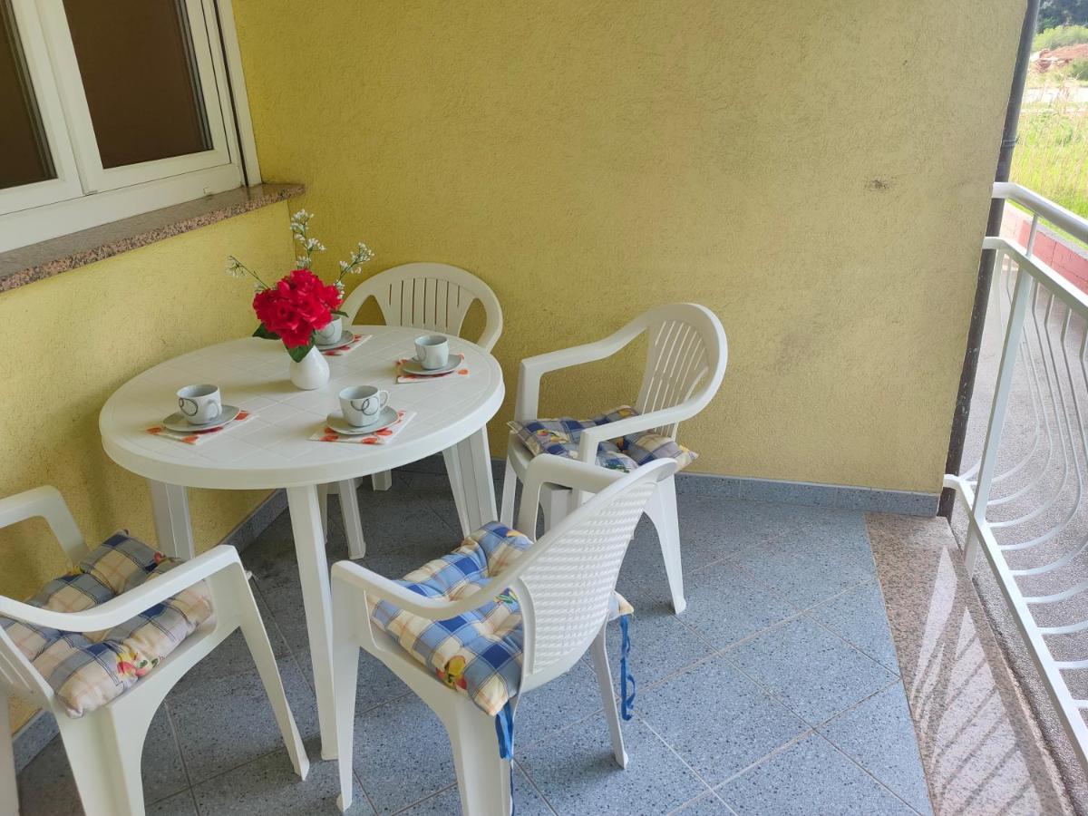 Apartman Bela Apartment Pula Bagian luar foto