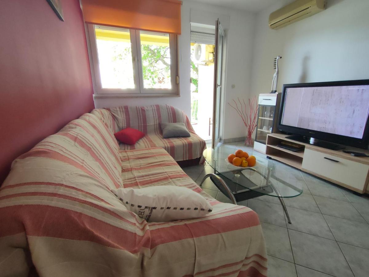 Apartman Bela Apartment Pula Bagian luar foto