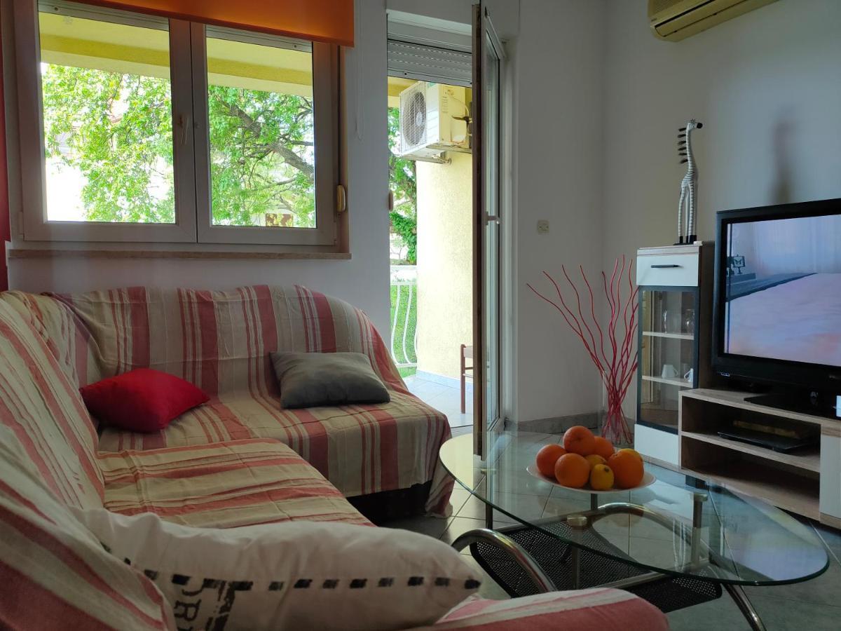 Apartman Bela Apartment Pula Bagian luar foto