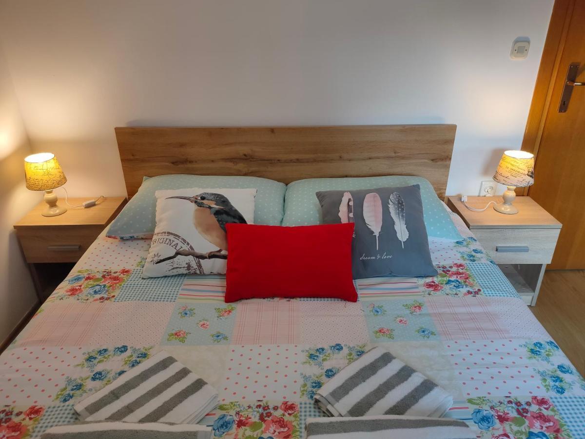 Apartman Bela Apartment Pula Bagian luar foto