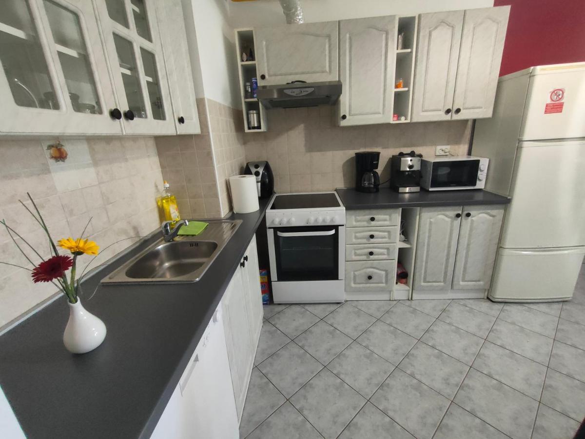 Apartman Bela Apartment Pula Bagian luar foto