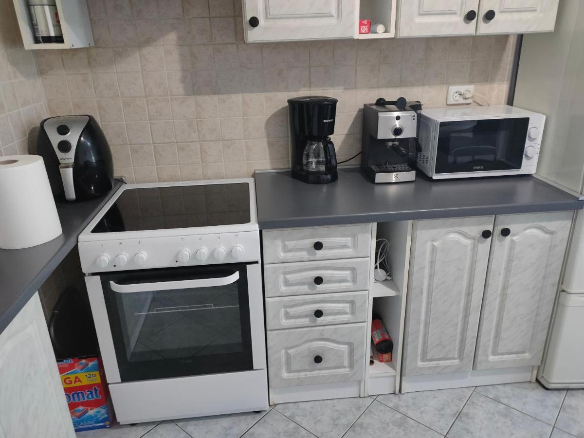 Apartman Bela Apartment Pula Bagian luar foto