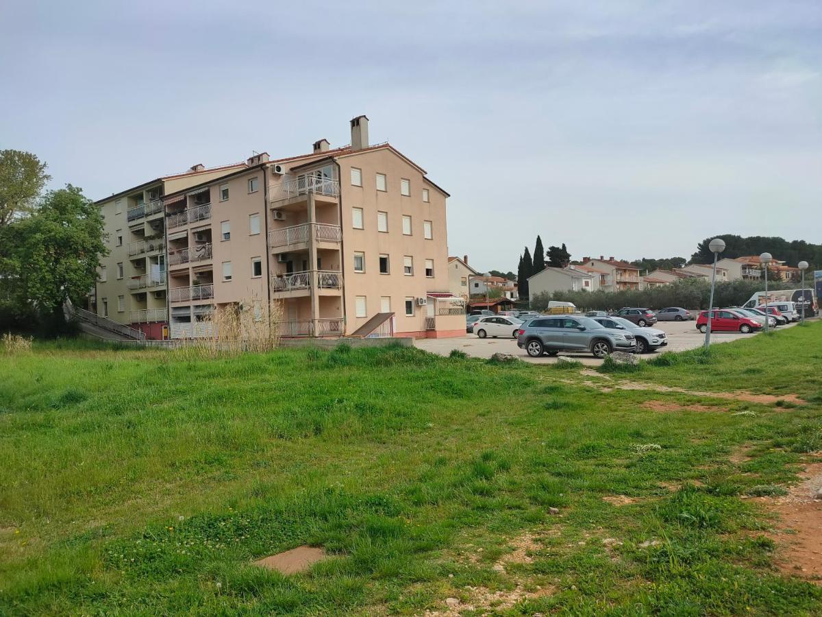 Apartman Bela Apartment Pula Bagian luar foto