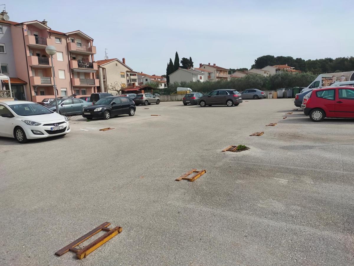 Apartman Bela Apartment Pula Bagian luar foto