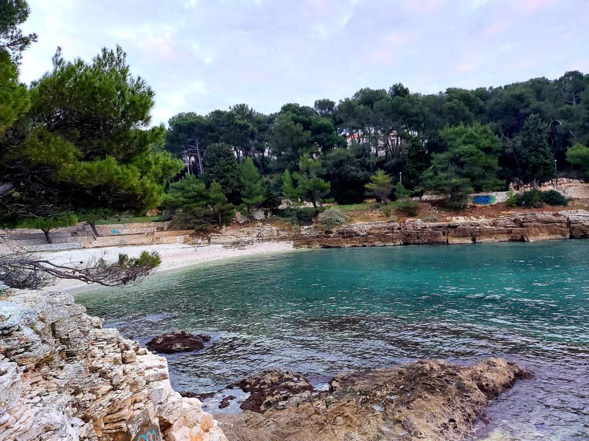 Apartman Bela Apartment Pula Bagian luar foto